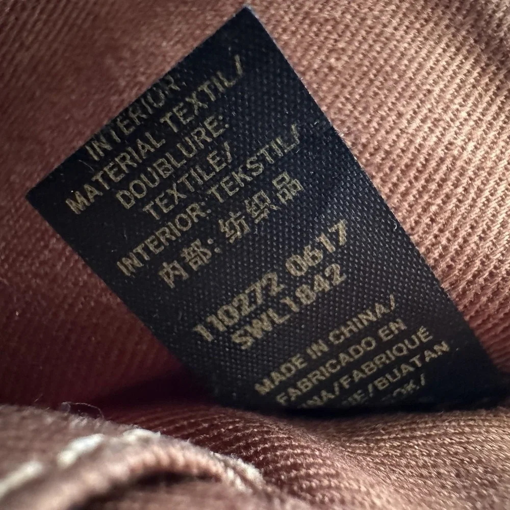 Fossil zipper pouch